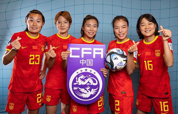 美臀美女被他爆操