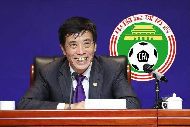 没事干的小美女