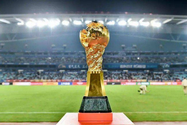 公车掀起少妇裙子挺进去